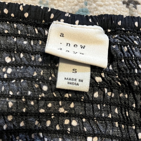 A New Day Black Long Balloon Sleeve Ruched Front Smocked Back Top - Picture 6 of 15